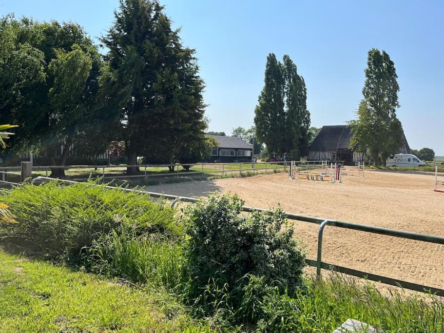 Boissey-le-ChatelLogis Du Coudrayアパートメント エクステリア 写真